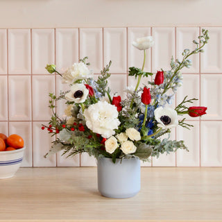 Cottage Christmas Arrangement